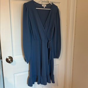Gilli Elegant Blue Long Sleeve Dress size small